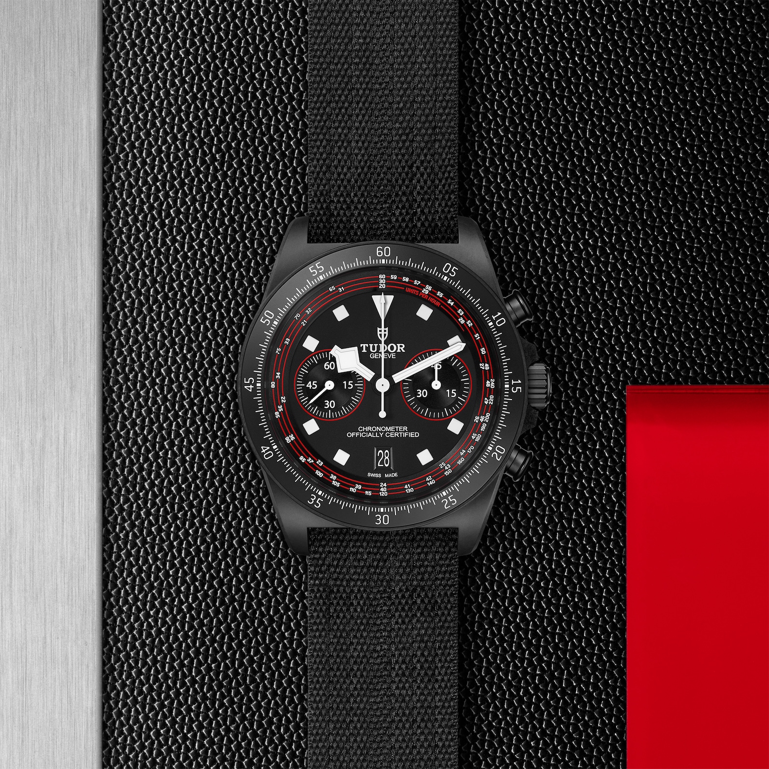 m25827kn-0001_flatlay-std