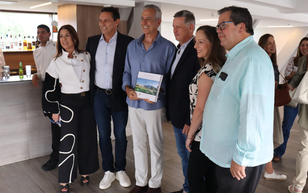 Celebrando el legado: AG Joyería se une al bautizo del libro conmemorativo del VAGC